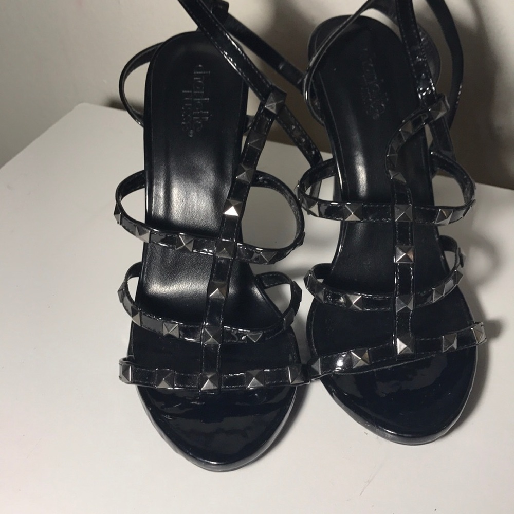 Rockstudded black heels